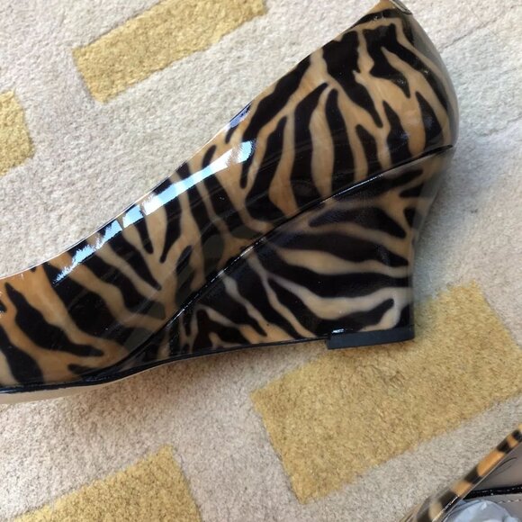 Via Spiga Missy zebra Print Patent Leather Wedge Pump Nib 8 - Picture 5 of 7